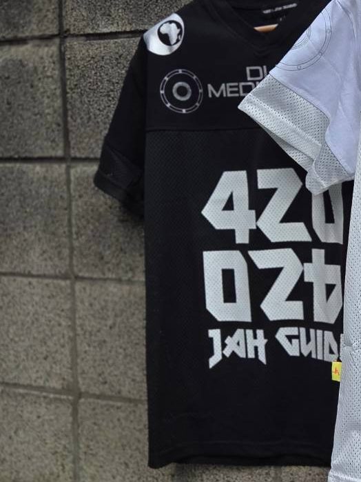 メッシュ フットボール Tシャツ — DUB MEDITATION DUB
